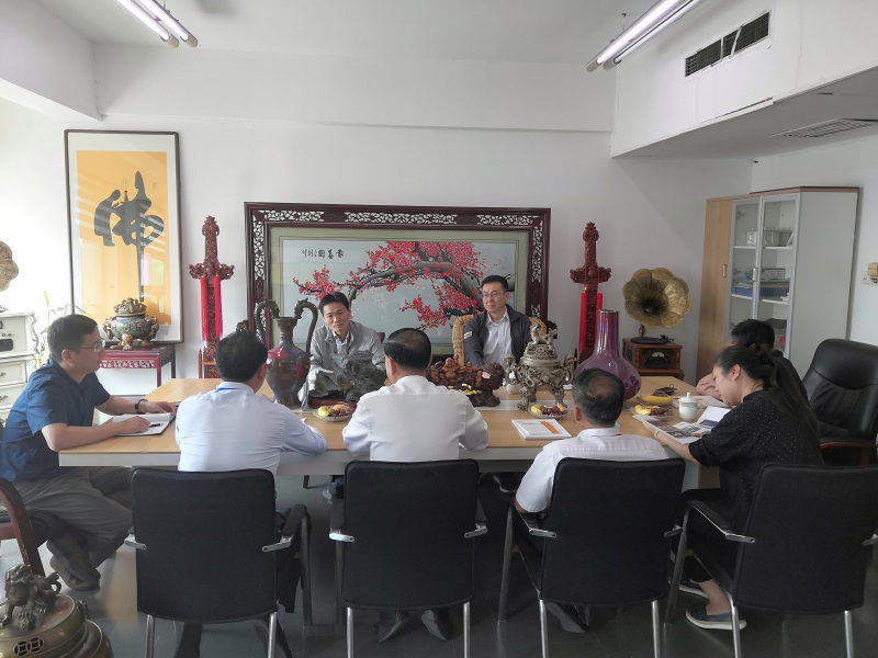 泉山区统战部长李建华一行来中国体育竞猜网指导党建工作