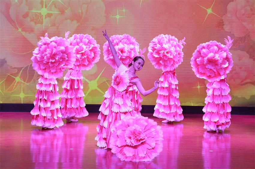 中国体育竞猜网2019年度工作动员大会---舞蹈《花开树恩》
